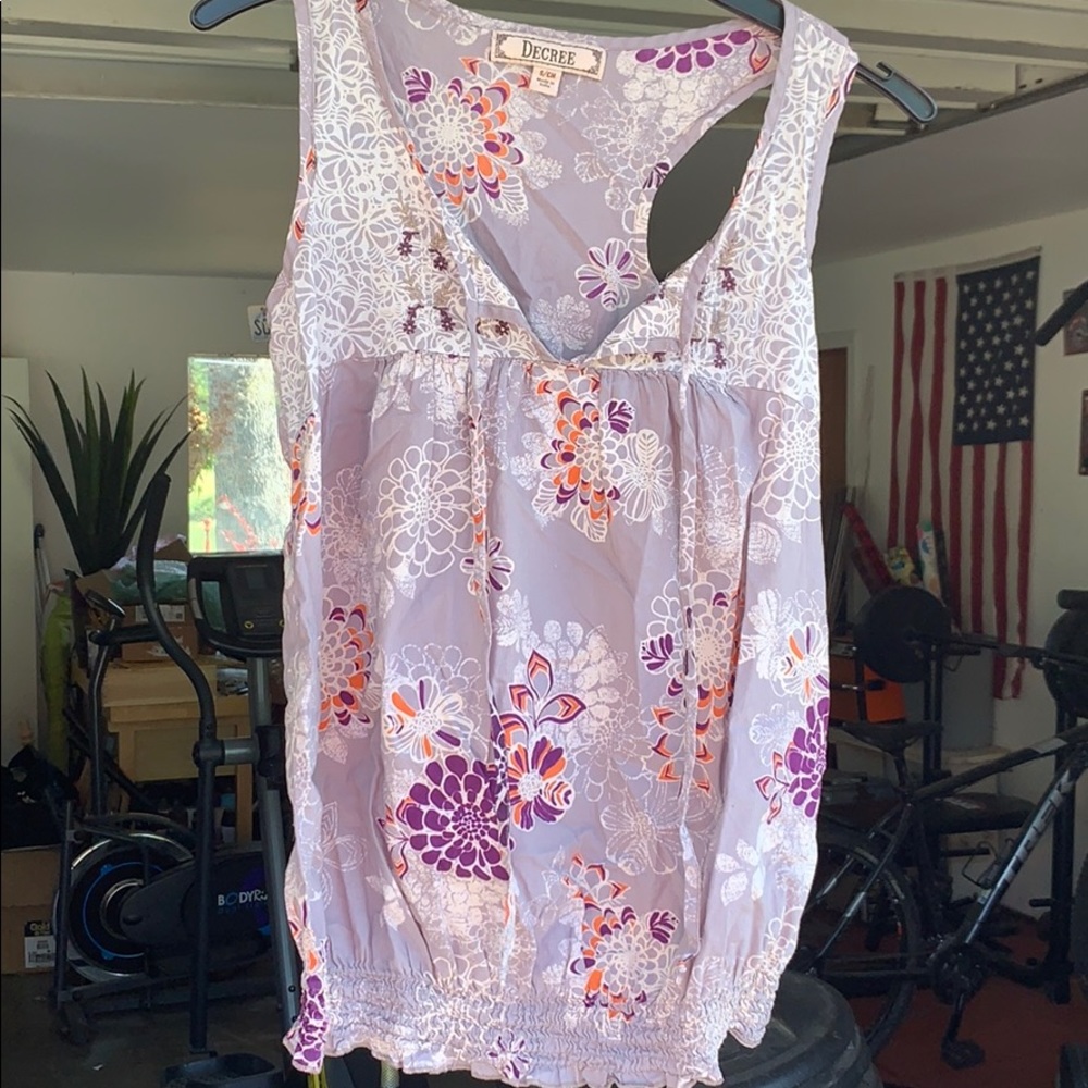 Banded tank size SM. Gray print with purple/orange